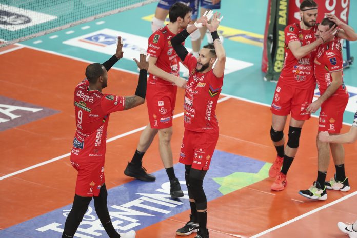 CIVITANOVA VINCE A TRENTO E RISTABILISCE LA PARITA' PERUGIA SBANCA MONZA E SI PORTA SUL 2-0