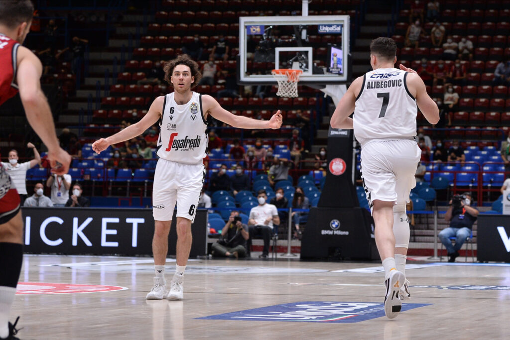 Basket, nella corsa al Tricolore Bologna espugna Milano volando a +2