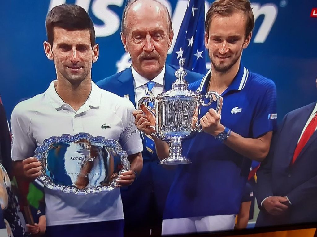 IL RUSSO MEDVEDEV ESPUGNA NEW YORK TRIONFANDO NEGLI US OPEN. SVANITI NEL NULLA I SOGNI DI DJOKOVIC