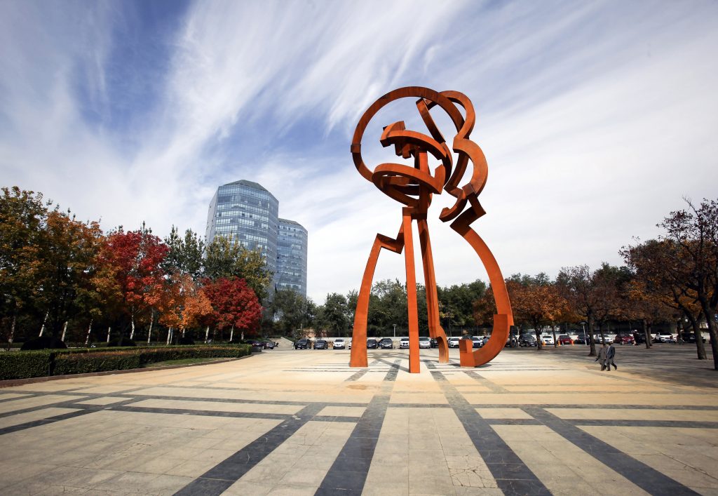 UNA SCULTURA DI CORDERO PER L'OLIMPIADE DI PECHINO