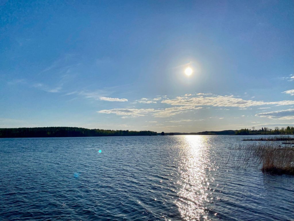 Un corroborante bagno nel Lago Saimaa in Finlandia