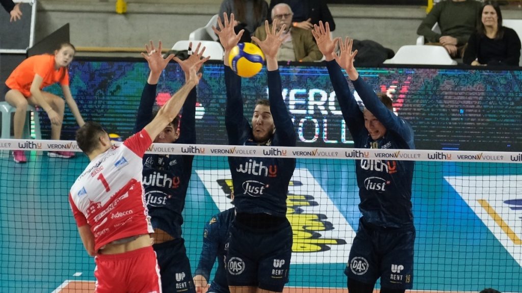 <strong>La WithU Verona dà battaglia, ma è Piacenza a volare in Final Four</strong>