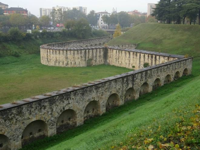 ASICS TRAIL DELLE MURA A VERONA               Alla sua seconda edizione, ASICS si riconferma Title Sponsor del ASICS Trail delle Mura a Verona il 2 settembre 2023