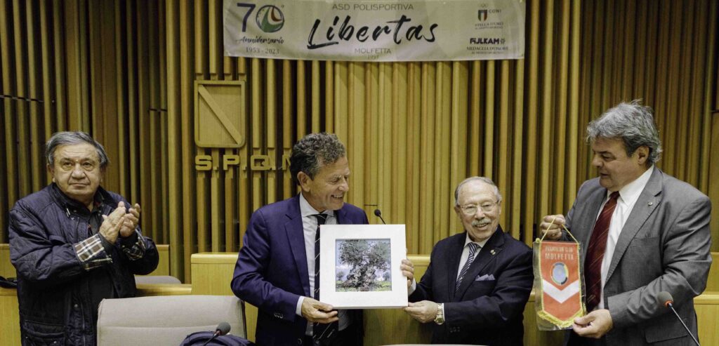 Vita di Club: MOLFETTA                                          IL PANATHLON AFFIANCA LA POLISPORTIVA LIBERTAS NEL SETTANTENNALE